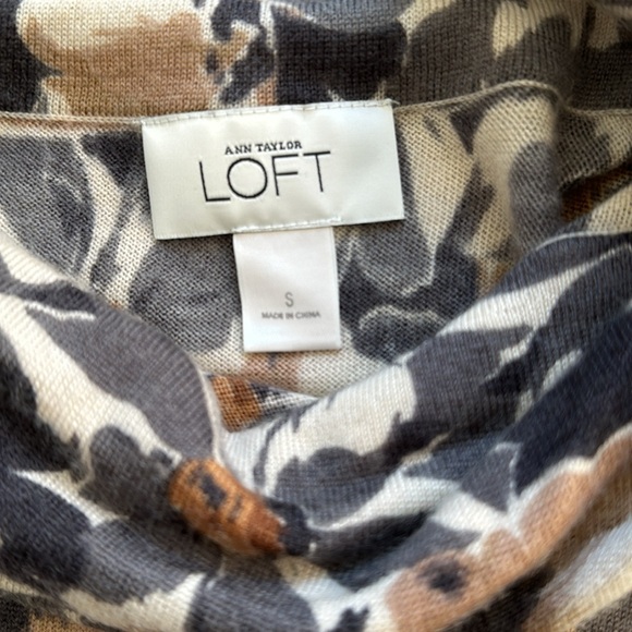 LOFT Camel, Winter White, and Gray short sleeved Cowl neck sweater Size Small - Picture 3 of 6